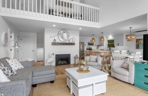 Lake Township House | Villa Crystal/5bedrooms/Lakefront Luxury/Hot tub