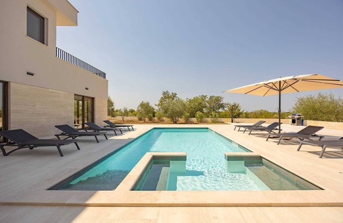 Policnik Villa | Villa Cvita