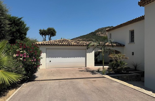 Les Restanques Villa | VILLA CYCAS - Luxurious vacation villa with sea view and all comforts