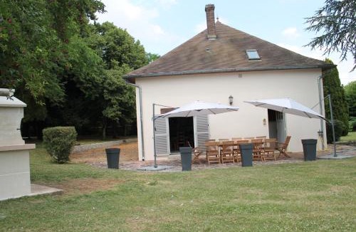 Fains-la-Folie House | Villa d'Amoinville