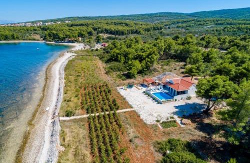Mirce Villa | Villa Dada