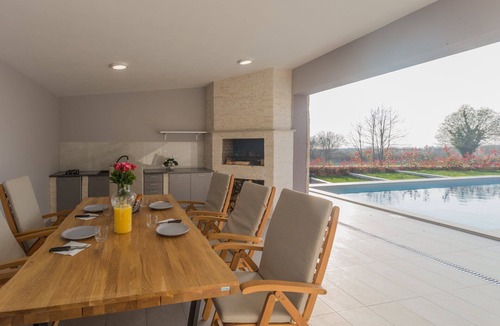Mofardini Villa | Villa Daisy Dream with Pool