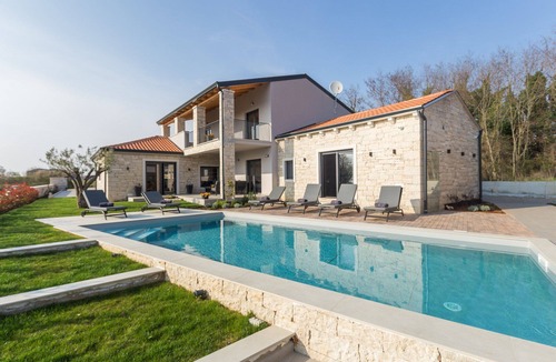 Mofardini Villa | Villa Daisy Dream with Pool
