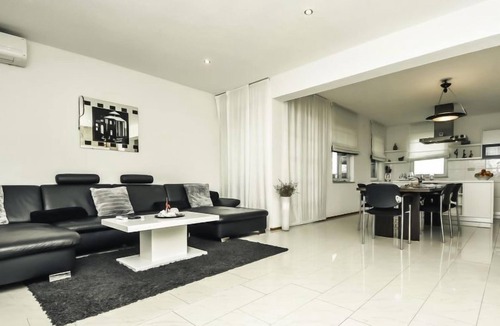 Suhovare House | Villa Dalmacija by Interhome