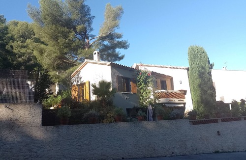 Saint-Cyr-sur-Mer Villa | Villa Dans la Pinède Proche Plages et Criques