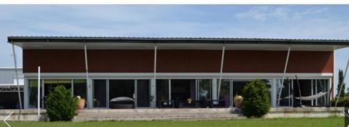 Saint-Nazaire-de-Pezan Villa | Villa de 360 m2 avec piscine et jacuzzi