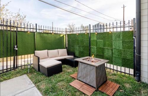 Greater Third Ward Villa | Villa De Briley - Luxury Creator Station - Fire Pit