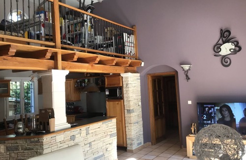 Chusclan Villa | Villa de Caractère Entre Avignon, Orange et Nîmes