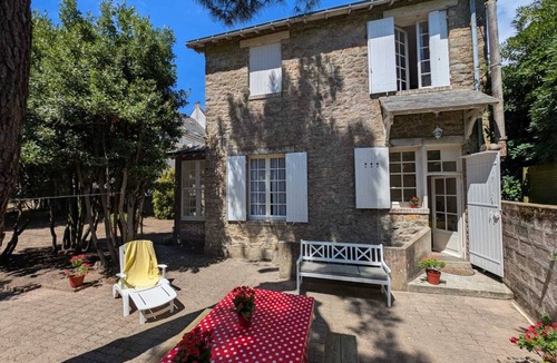 Pornichet Villa | VILLA DE CARACTERE DANS UN JARDIN ARBORE CLOS A 5MN DES COMMERCES ET DE LA PLAGE