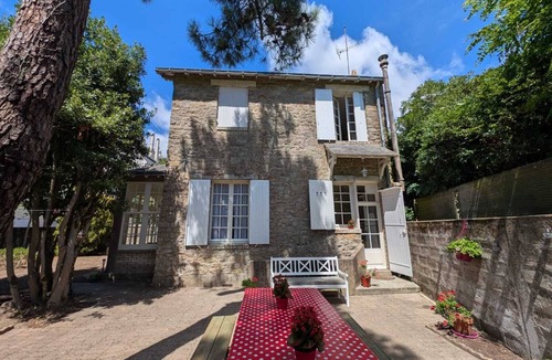 Pornichet Villa | VILLA DE CARACTERE DANS UN JARDIN ARBORE CLOS A 5MN DES COMMERCES ET DE LA PLAGE
