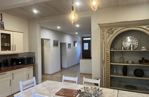 Vinassan Villa | Villa de Charme Entièrement Renovée, 4 Chambres, Piscine