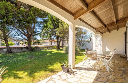 Bretignolles-sur-Mer Villa | Villa 'De La Mer - Bretignolles' with Private Terrace and Wi-Fi