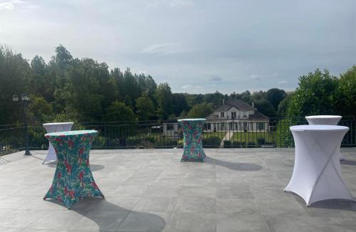 Pernois House | Villa de L'ovalie