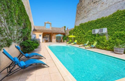 Pouzolles Villa | Villa De La Cloche by Villa Plus