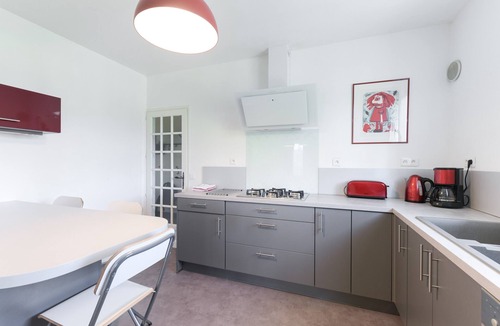 Lagarde House | Villa 'De La Douloustre' with Mountain View, Wi-Fi and Air Conditioning