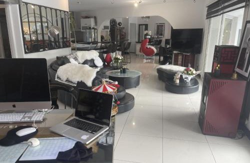 Lapeyrouse-Fossat Villa | Villa de la Jonquiere, piscine