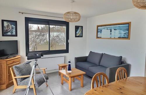 Bernieres-sur-Mer House | Villa de la plage, front de mer, Juno beach