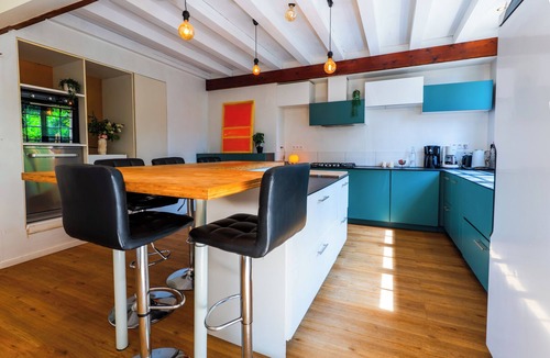 Pont du Cens-Cote d'Or Villa | Villa de la Plume - 8 rooms and 15 travellers in Nantes