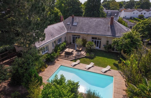 Pont du Cens-Cote d'Or Villa | Villa de la Plume - 8 rooms and 15 travellers in Nantes