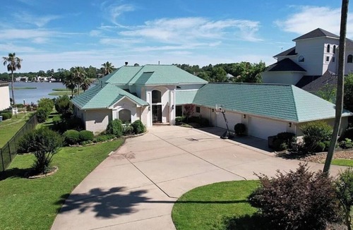 Montgomery Villa | Villa de Lago! A Stunning Waterfront Estate on Lake Conroe