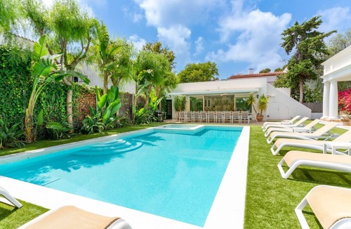 Sitges Villa | Villa De Los Leones - Seven Bedroom Villa, Sleeps 14
