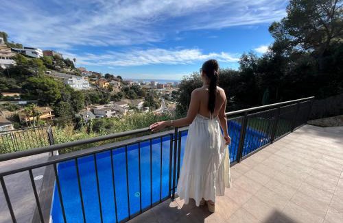 Santa Susanna Villa | Villa de lujo con vistas al mar y piscina privada