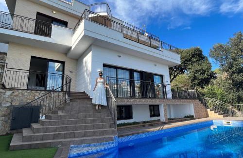 Santa Susanna Villa | Villa de lujo con vistas al mar y piscina privada