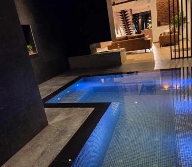 Dourlers Villa | villa de luxe avec piscine et jacuzzi xxl