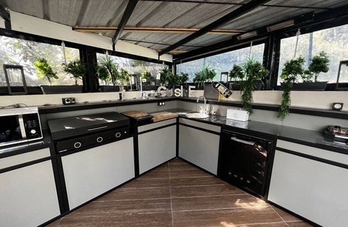 Saint-Gely-du-Fesc Villa | Villa de Prestige sur 2000m2 de Jardin Arboré Avec Piscine et Jacuzzi