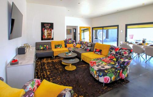 Montboucher-sur-Jabron House | Villa De Standing