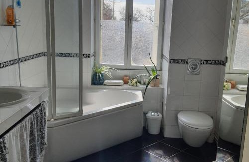 Bouille-Loretz Bed & Breakfast | VILLA DE SOUZA