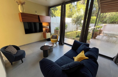 Castelnau-le-Lez Villa | Villa de Standing au Calme Absolu