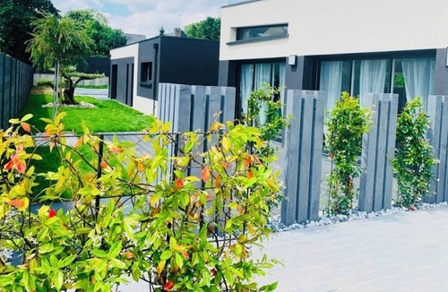 Bruz Villa | Villa de Standing Avec Piscine Chauffée à 7mn de Rennes