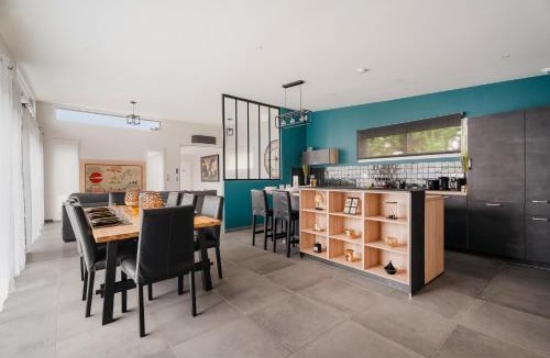 Bruz Villa | Villa de standing piscine 10 pers