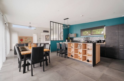 Bruz Villa | Villa 'De Standing' with Private Pool, Wi-Fi and Air Conditioning