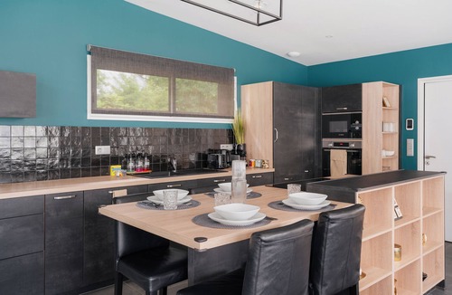 Bruz Villa | Villa 'De Standing' with Private Pool, Wi-Fi and Air Conditioning