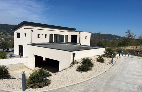 Saint-Peray Villa | VILLA DE VACANCES LA PINATTE