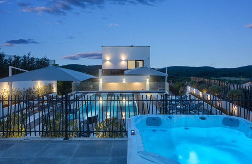 Flengi Villa | Villa Dea by Villas Guide