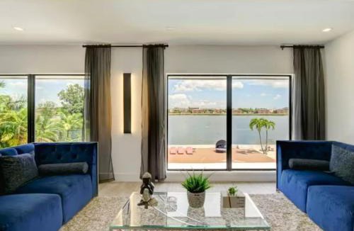 Seybold Villa | Villa Deco Palm