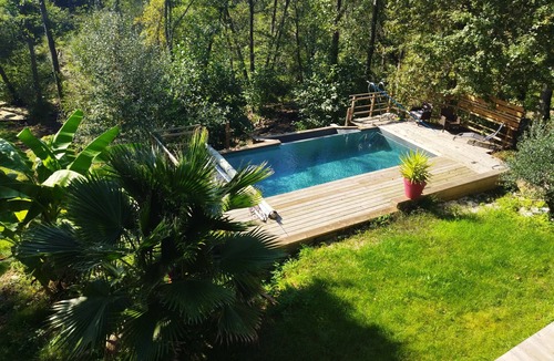 Salles House | Villa del pierro, in the heart of nature, on the banks of the l'Eyre with swimming pool and spa