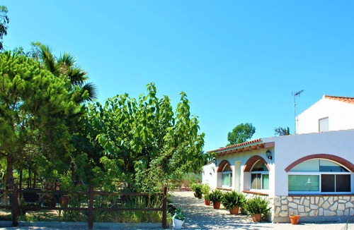 Sant Jaume d'Enveja Ski Chalet | "Villa Delta" 10000m, swimming pool, barbecue and lagoon