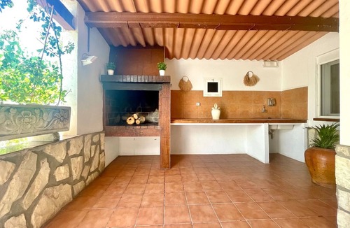 Sant Jaume d'Enveja Villa | Villa 'Delta' with Lake View, Private Pool and Wi-Fi