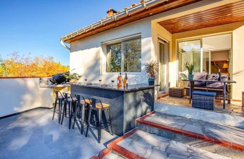 Laroque-des-Alberes Villa | Villa Des Alberes by Villa Plus