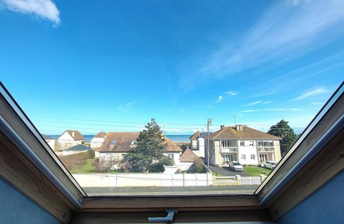 Ouistreham Villa | VILLA DES ARTS, Beautiful seaside vacation home with private pool