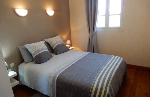 Mers-les-Bains Villa | VILLA DES BAINS DE MER 1 A 3 PERS 300 M PLAGE AVEC BALCON ET VUE VELOS FOURNIS