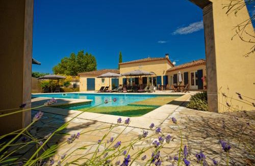 Vacquieres Bed & Breakfast | Villa des Cammaous