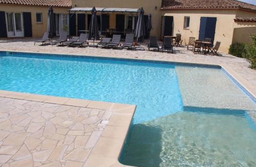 Vacquieres Bed & Breakfast | Villa des Cammaous