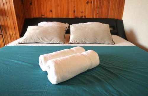 Saint-Loup-de-Naud House | Villa des Eaux Bleues