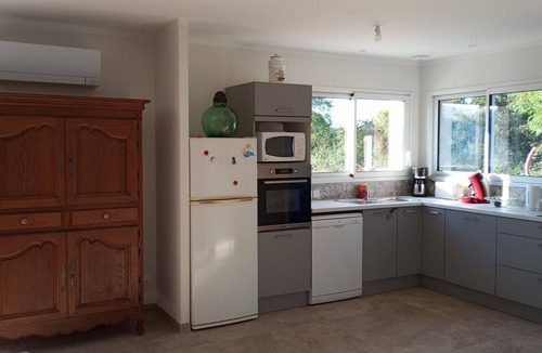 Largentiere House | Villa des Figuiers surrounded by greenery