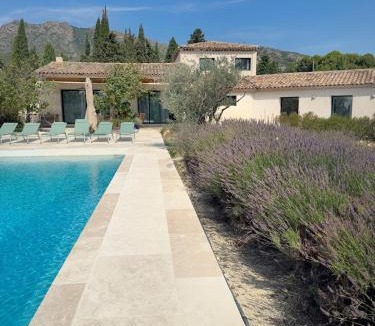 Eyguieres Villa | Villa des Glauges